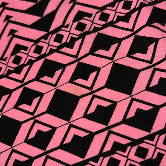 Charlotte, Russe Aztec Print 3/4 Sleeve Crop Top - Picture 10 of 10